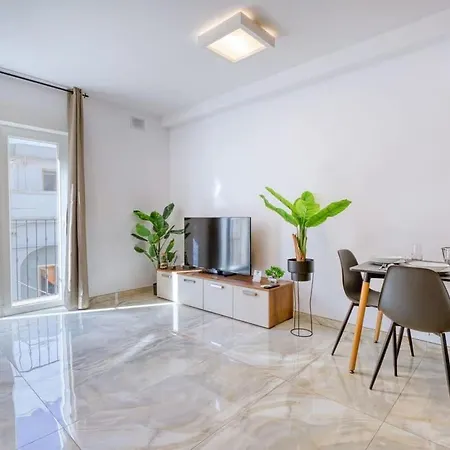 Thirtynine Homey 1-bed In * Sliema