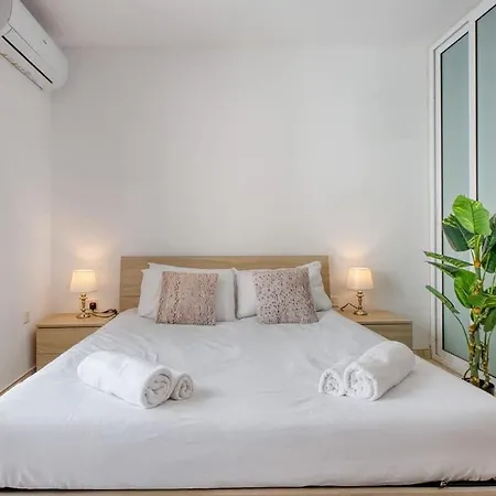 Thirtynine Homey 1-bed In Apartament