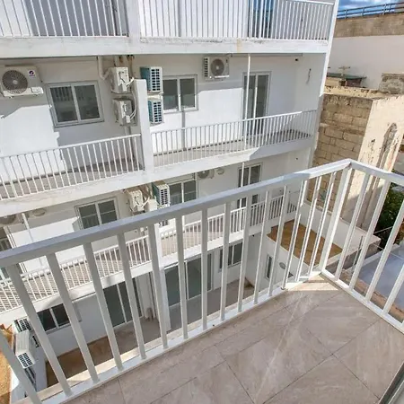 Thirtynine Homey 1-bed In * Sliema